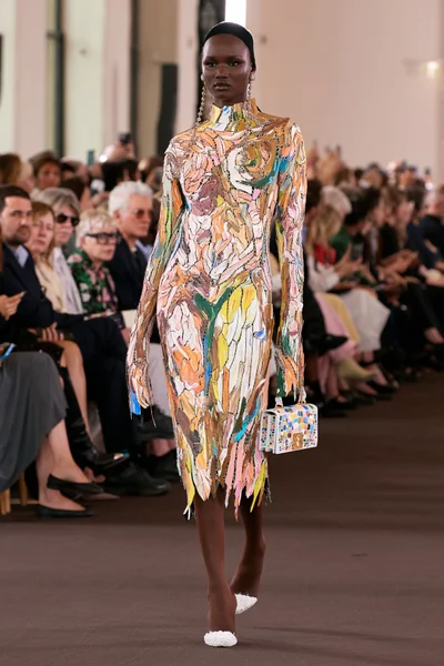 Look 15